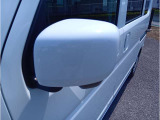 ドアミラーの視認性が非常に優れているので、バック駐車や車線変更などより安全に行えます!