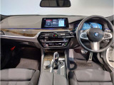 ☆センターパネルを運転席側に僅かに傾けたBMW独特のインパネ☆【駆け抜ける歓び】はここからもスタートしております☆