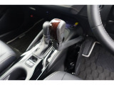 ハンドル左側に手動のアクセルとブレーキが付いている車両です!
