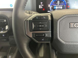 運転中、オーディオの操作をしてて、ハッとしたことはありませんか?ステアリングスイッチは、運転中でもハンドルでオーディオの操作が可能です。安全なドライブをサポートします。