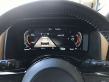 アドバンスドドライブアシストディスプレイ(メーター) 12.3インチカラーディスプレイでエクストレイルの様々な情報を表示してくれます。