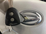 【キーレス】少し離れた場所からでもボタン一つでドアの開錠・施錠ができるのでとっても便利!ドアの鍵穴周りに傷をつけることもありません♪