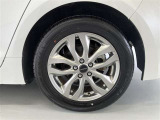 タイヤサイズは205/55R16!残り溝は6ミリ程度!Aftermarketアルミホイール!ホイール表面にすり傷アリ。