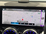 ●純正ナビ:一体感のあるナビは、高級感ある車内を演出してくれます。オーディオ機能も充実しておりますので、運転もより楽しめます♪