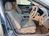運転席側からの画像になります。落ち着いたデザインで、おしゃれですね!