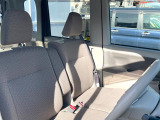 運転席まわりには十分なスペースがあり、大柄な方でもゆったり運転していただける環境です。