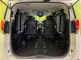【パワーバックドア】スマートキーや運転席のボタンを押すだけでリアゲートが自動で開閉します!荷物を持っている時や、高い位置にあるバックドアを閉める際に便利な機能です♪