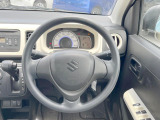インテリアに合わせたデザインのステアリングは、運転される方のことも考え、運転しやすい形状、大きさです。是非一度、実際に触ってお確かめください。