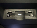 【ETC2.0(DSRC/ITSスポット)】ETCカードを挿入すれば料金所はノンストップで通過できます。ETC限定の割引や、高速道路の情報提供サービスを利用できます。