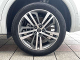 Audi認定中古車には、有償で延長保証をご用意しております。詳しくはスタッフまでお気軽にお問い合わせ下さいませ。