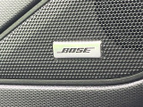 【BOSEサウンドシステム】メーカーオプションの高品位サウンドシステムを搭載。専用のチューニングが施された大小様々なスピーカーから良質なサウンドが奏でられ、臨場感あふれる音響空間を演出します。