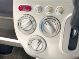 寒い冬も暑い夏も全席に快適な空調を届けてくれる、ダイヤル式エアコンを装備♪
