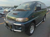 2800cc!軽油!ディーゼル!ターボ!4WD!バンパーガード!フォグ!3列シート8人乗り!