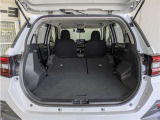 2列目シートを倒すと、大きな荷物の積載も可能です