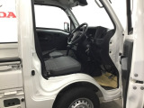 運転席周りも、雰囲気がいいでしょう。