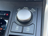 オプション【NAVI・AI-AVS】路面の状態や運転操作などに応じ、ショックアブソーバーの減衰力を4輪独立に制御することで、なめらかな乗り心地と優れた安定感の確保に貢献し、車両の姿勢維持に寄与します