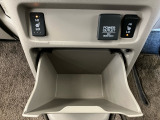 【シートヒーター】運転席、助手席にはシートヒーターが装備されております。冬場寒い時期や、夏場でも車内のエアコンが苦手な方には嬉しい装備です!