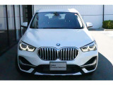 BMWの代名詞の【キドニーグリル】グリルが腎臓のように見えるので【キドニー】と呼ばれるようになりました。一目見ただけでBMWであると認識できる確固たるアイコンとして存在感を放ちます。