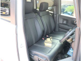 お車選びをお楽しみ頂けるよう、在庫車の展示スペースを十分に確保しております。