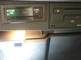 グローブBOX内にビルトインタイプETC(DSRC)、DVDCDプレーヤー、SDスロットを装備!!