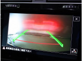 エンブレム内蔵バックカメラ【死角となる後方の視界確保】