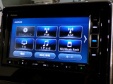 CD、DVD、Bluetooth、AM、FM、AUX、スマートフォン接続ができます。