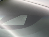 【ホンダセンシング】走行中に前方の車両等を認識し、衝突しそうな時は警報とブレーキで衝突回避と被害軽減をアシスト。より安全にドライブをお楽しみいただけます。