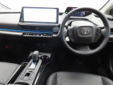 ぜひ展示車の運転席に座ってみてください。