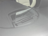 【ヘッドアップディスプレイ(HUD)】フロントウインドウガラスに走行情報を投影します。運転中の目線と重なるように表示されるので、少ない視線移動で速度が確認できるので、 ドライビングに集中できます!