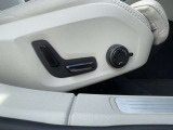 8Wayパワーシート(ドアミラー連動メモリー機能付き