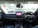 ブランドのプレミアム性を強調するような素材とカラーリングで構成されています。