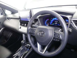 【運転席まわり】・・・ハンドルやシートなども隅々までクリーニング済み。キレイな車内でドライブがより一層快適にお楽しみいただけると思います。