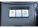 車両安定性を制御するVSCと、滑りやすい路面での発進や加速時の空転を制御するTRCのOFFスイッチです。