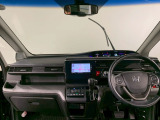 【ルームクリーニング】せっかく乗るならピカピカの車がいいですよね!当店は、他社では省きがちな細部に至るまで、徹底した清掃を行っております。