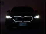 BMW代表的な特徴のキドニーグリル。BMWのすべてのモデルに採用され、BMWらしさを強調しております。