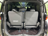 普段のお買い物や通勤、送迎等に十分な荷室スペースを確保しております。サードシートを倒すと、大きな荷物の積載も可能です♪