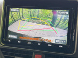 【バックカメラ】駐車時に後方がリアルタイム映像で確認できます。大型商業施設や立体駐車場での駐車時や、夜間のバック時に大活躍!運転スキルに関わらず、今や必須となった装備のひとつです!