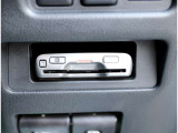有料道路の料金所をキャッシュレスでスムーズに通過できるETC搭載!