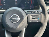 プロパイロット☆ドライバーに代わってアクセル、ブレーキ、ステアリングを自動制御。高速道路での長距離移動時の疲労が軽減されます
