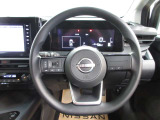 運転が楽しくなる明るく開放的な運転席まわりです。