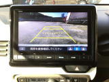 【バックカメラ】運転が苦手な方も車庫入れラクラクです!ギアをリバースに入れれば自動的に切り換わりますので、面倒な操作は不要です♪狭い駐車場もお車を傷つけず安心ですね!