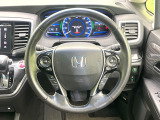 【純正革巻きステアリング】上質な革を使用することで、手にしっかり馴染みとても運転しやすいハンドルです♪