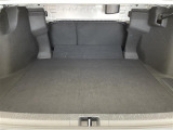 【トランク】積み込みやすくて、たっぷり積める荷室です。シートアレンジできるものは、乗車人数と荷物の量や大きさによってシートを動かすことができるので、より快適なドライブが可能です!