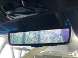 【デジタルインナーミラー】後席の大きな荷物や同乗者で後方が確認しづらい時でも安心!カメラが撮影した車両後方の映像をルームミラー内に表示。クリアな視界で状況の確認が可能です!