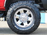 16インチスチールホイールにBFグットリッチ235/85R16サイズのATタイヤが装着済!