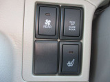 運転席シートヒーターとリヤヒーターが付いているので冬場も快適です(^_^)v