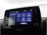 <Bluetooth>スマートフォンなどの機器と車をBluetoothで接続すると、ワイヤレスで音楽を再生できます。