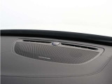 【harman/kardon】世界のオーディオファン垂涎のプレミアムサウンドシステムを搭載。原音に近い音場空間を忠実に再現。乗る人すべてに最良の音響体験を提供します。