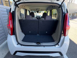 シートがそのままの状態でもお荷物が載せられて便利です★たっぷりの荷物もしっかり積める奥行きのある荷室を実現♪