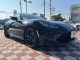 大好評のボディコーティング「弾スプラッシュコート」もご納車までに施工可能。通常のガラスコートと異なる、耐久年数6年の無機質ガラスコーティングが、ボディをキレイな状態に保ってくれます。